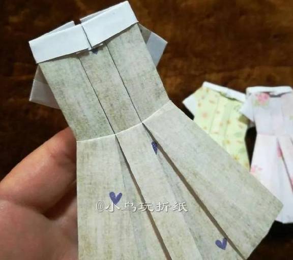 苹果折纸教程简单儿童版:小白领 精致版折纸连衣裙 原版图解教程-第2张图片-太平洋在线下载